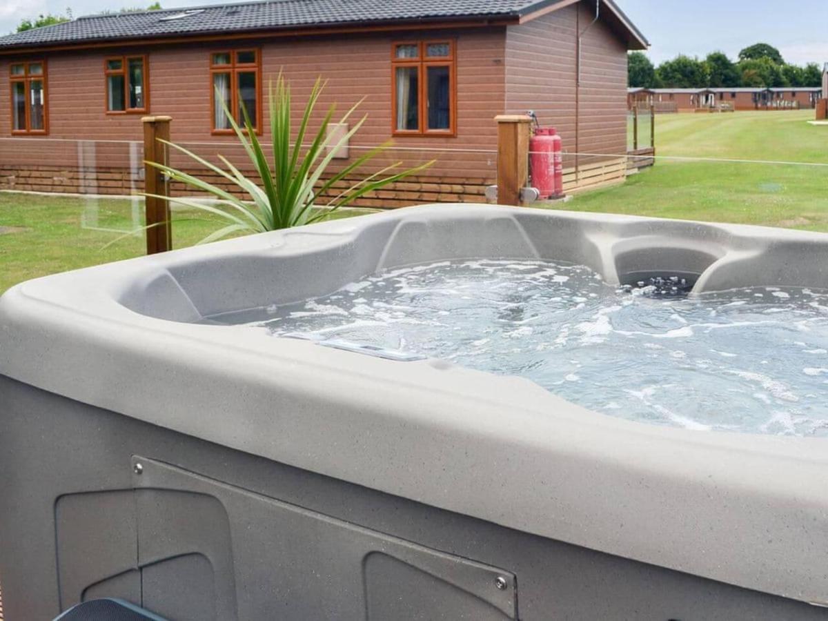 Luxury Boutique Style Lodge With Hot Tub Bridlington Kültér fotó