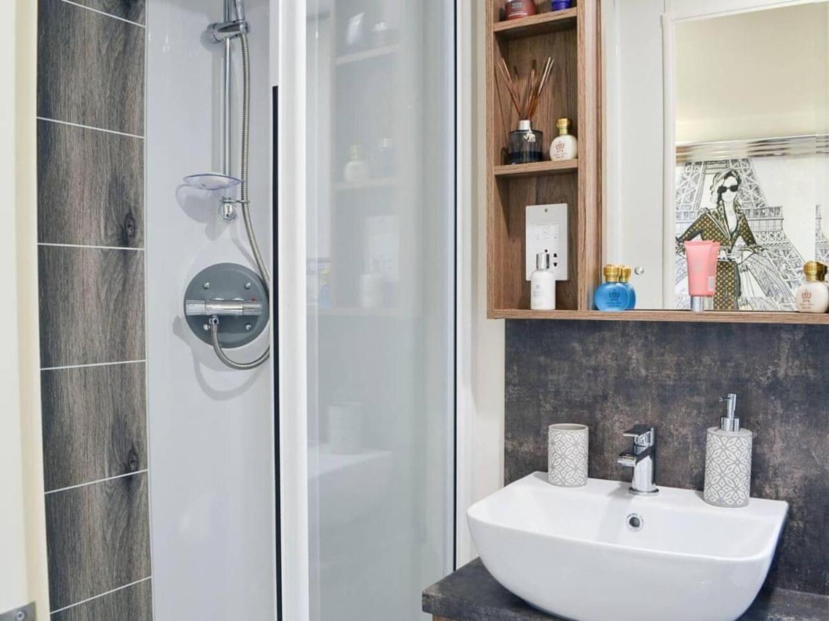 Luxury Boutique Style Lodge With Hot Tub Bridlington Kültér fotó
